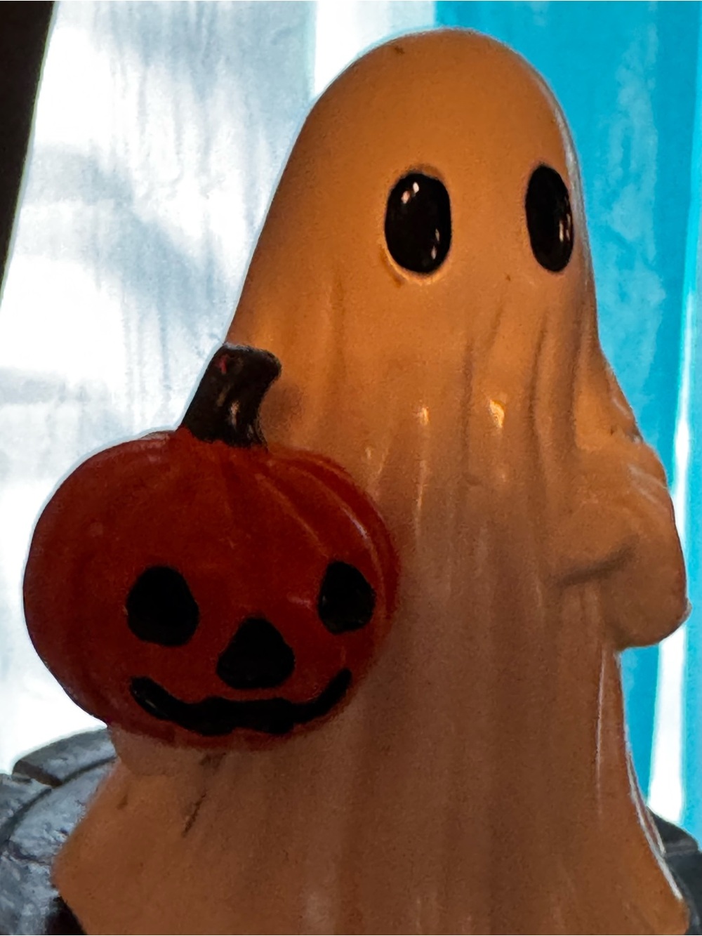 Halloween Ghost Paper Towel Holder - Black and White - Picture 7 of 8